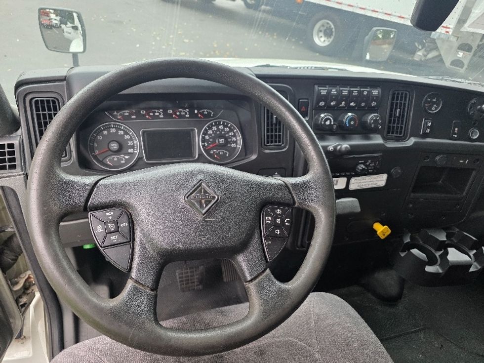 Medium Duty Box Truck-Light and Medium Duty Trucks-International-2020-MV607-Kent-WA-123,015\n\t\tmiles-$ 46,750 - Image 18