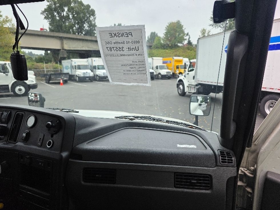 Medium Duty Box Truck-Light and Medium Duty Trucks-International-2020-MV607-Kent-WA-123,015\n\t\tmiles-$ 46,750 - Image 21