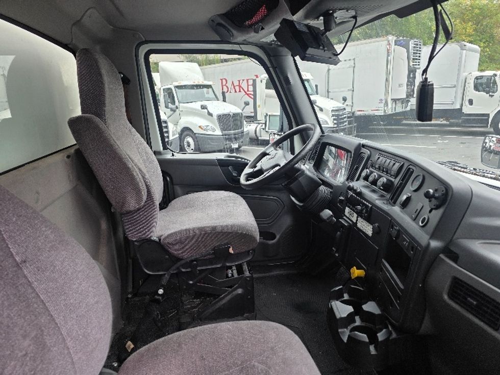 Medium Duty Box Truck-Light and Medium Duty Trucks-International-2020-MV607-Kent-WA-123,015\n\t\tmiles-$ 46,750 - Image 22