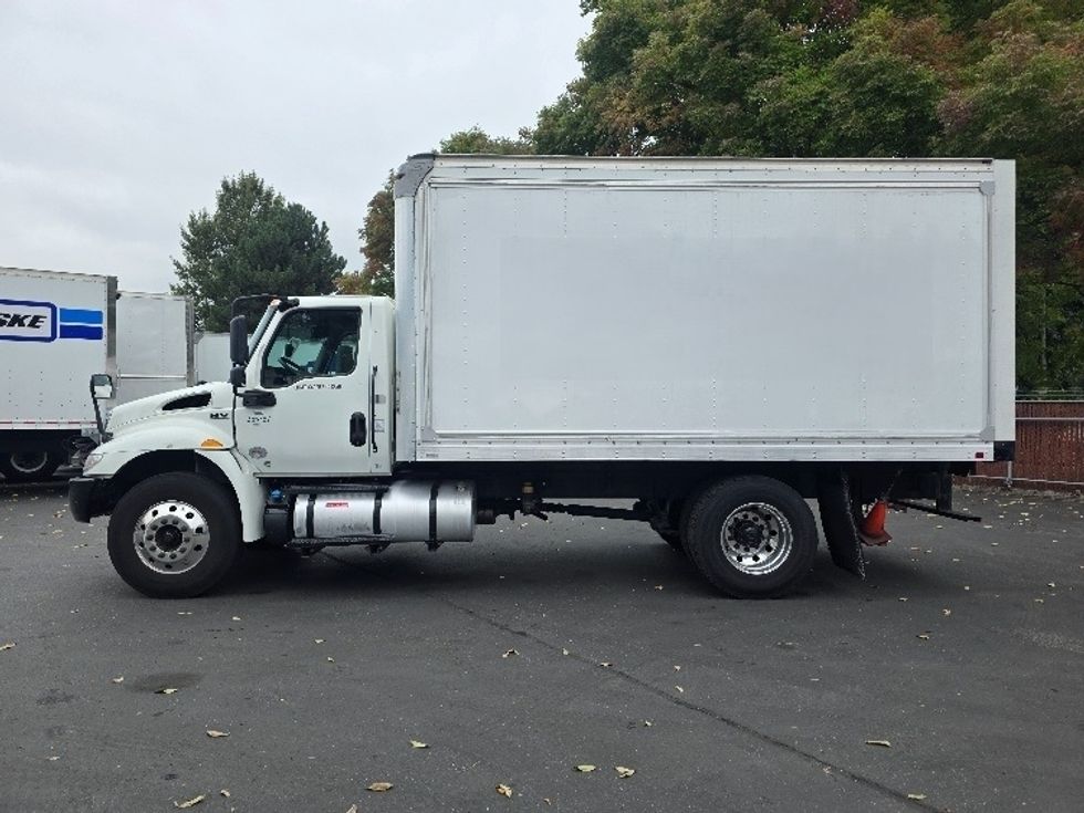 Medium Duty Box Truck-Light and Medium Duty Trucks-International-2020-MV607-Kent-WA-123,015\n\t\tmiles-$ 46,750 - Image 4
