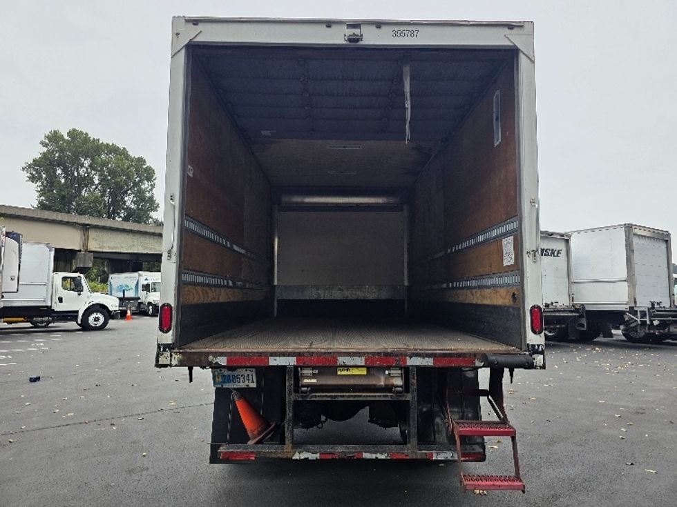 Medium Duty Box Truck-Light and Medium Duty Trucks-International-2020-MV607-Kent-WA-123,015\n\t\tmiles-$ 46,750 - Image 8