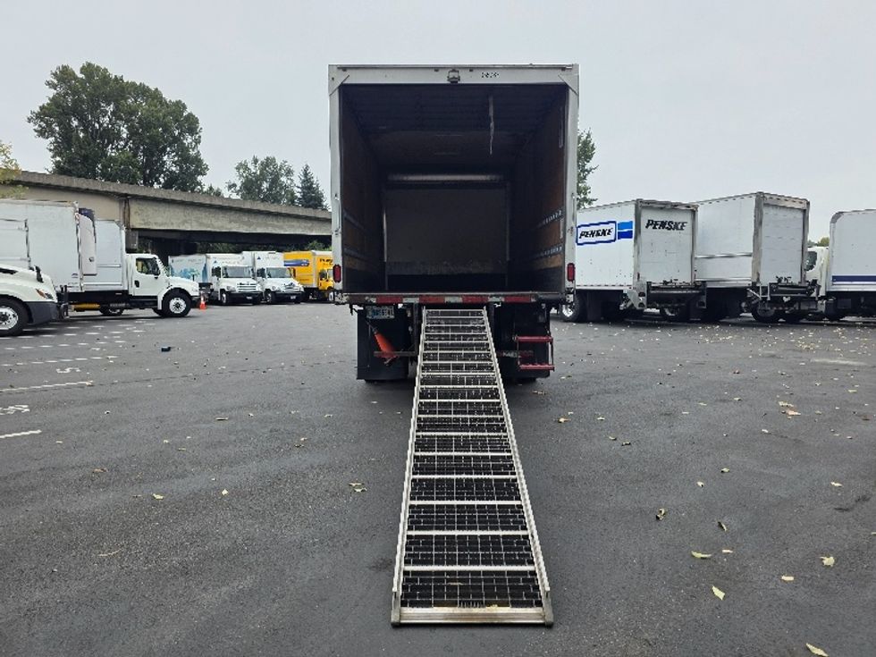 Medium Duty Box Truck-Light and Medium Duty Trucks-International-2020-MV607-Kent-WA-123,015\n\t\tmiles-$ 46,750 - Image 9