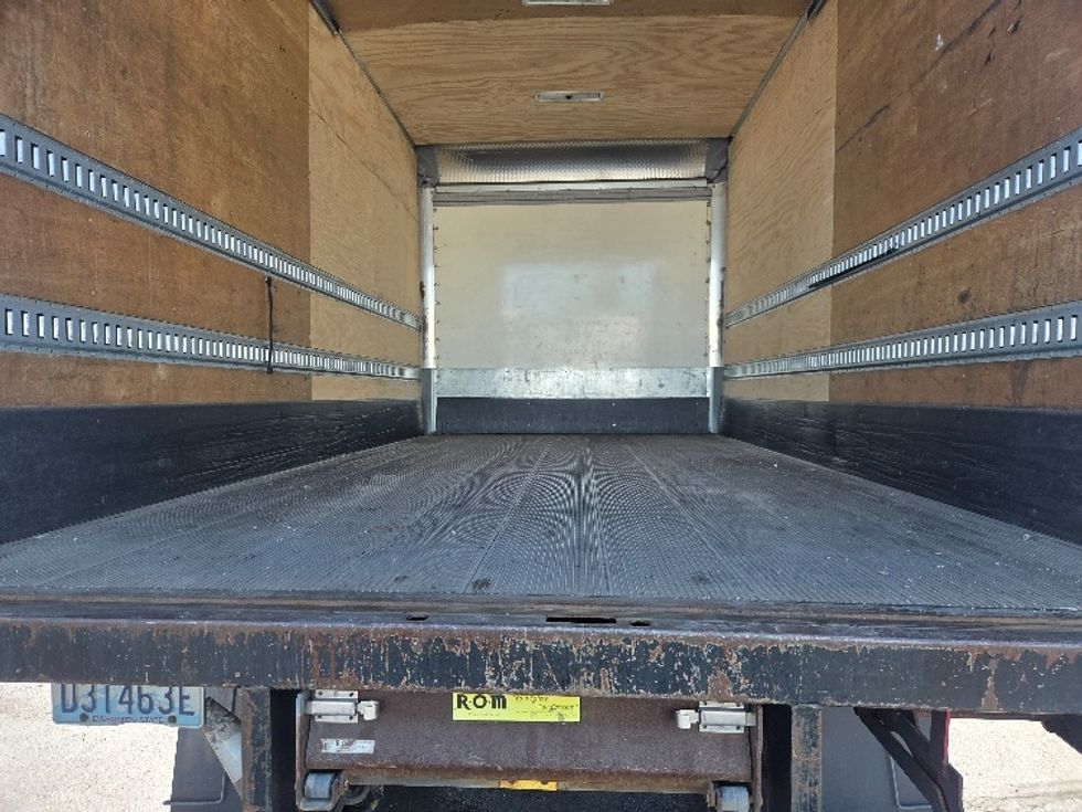 Medium Duty Box Truck-Light and Medium Duty Trucks-International-2020-MV607-Kent-WA-138,000\n\t\tmiles-$ 45,500 - Image 10