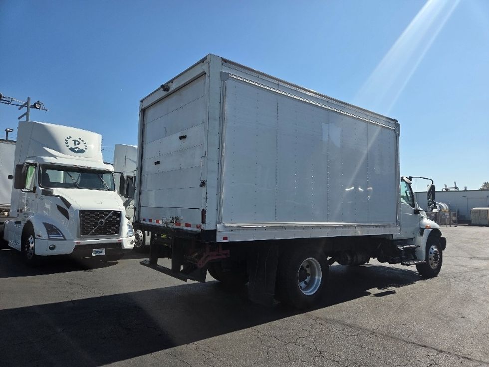 Medium Duty Box Truck-Light and Medium Duty Trucks-International-2020-MV607-Kent-WA-138,000\n\t\tmiles-$ 45,500 - Image 13
