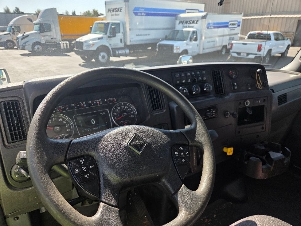 Medium Duty Box Truck-Light and Medium Duty Trucks-International-2020-MV607-Kent-WA-138,000\n\t\tmiles-$ 45,500 - Image 17