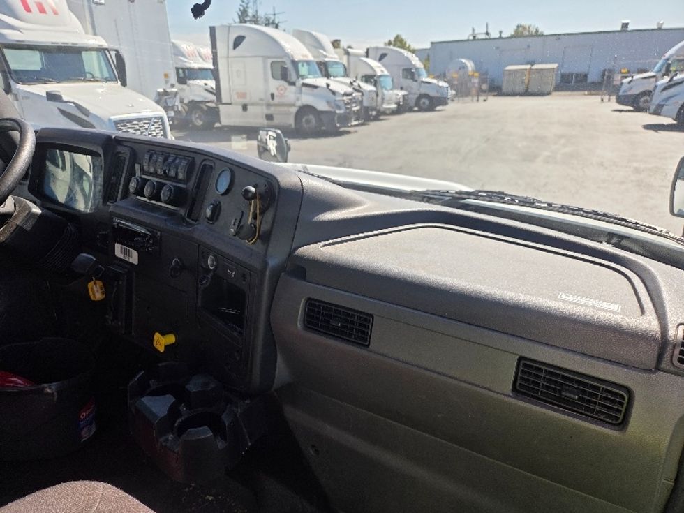 Medium Duty Box Truck-Light and Medium Duty Trucks-International-2020-MV607-Kent-WA-138,000\n\t\tmiles-$ 45,500 - Image 21