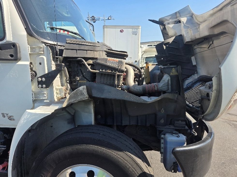 Medium Duty Box Truck-Light and Medium Duty Trucks-International-2020-MV607-Kent-WA-138,000\n\t\tmiles-$ 45,500 - Image 23