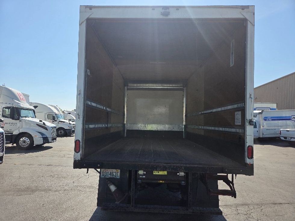 Medium Duty Box Truck-Light and Medium Duty Trucks-International-2020-MV607-Kent-WA-138,000\n\t\tmiles-$ 45,500 - Image 8