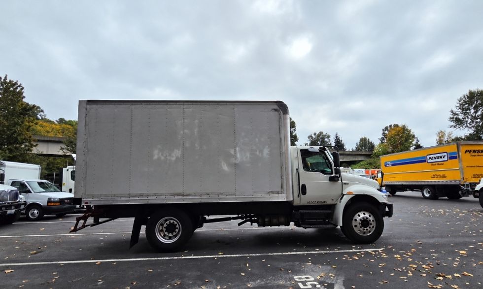 Medium Duty Box Truck-Light and Medium Duty Trucks-International-2020-MV607-Kent-WA-141,281\n\t\tmiles-$ 45,000 - Image 15