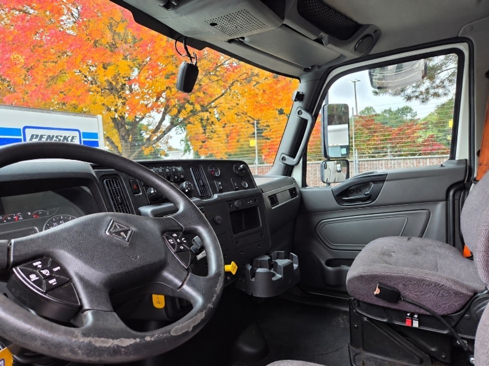 Medium Duty Box Truck-Light and Medium Duty Trucks-International-2020-MV607-Kent-WA-141,281\n\t\tmiles-$ 45,000 - Image 17
