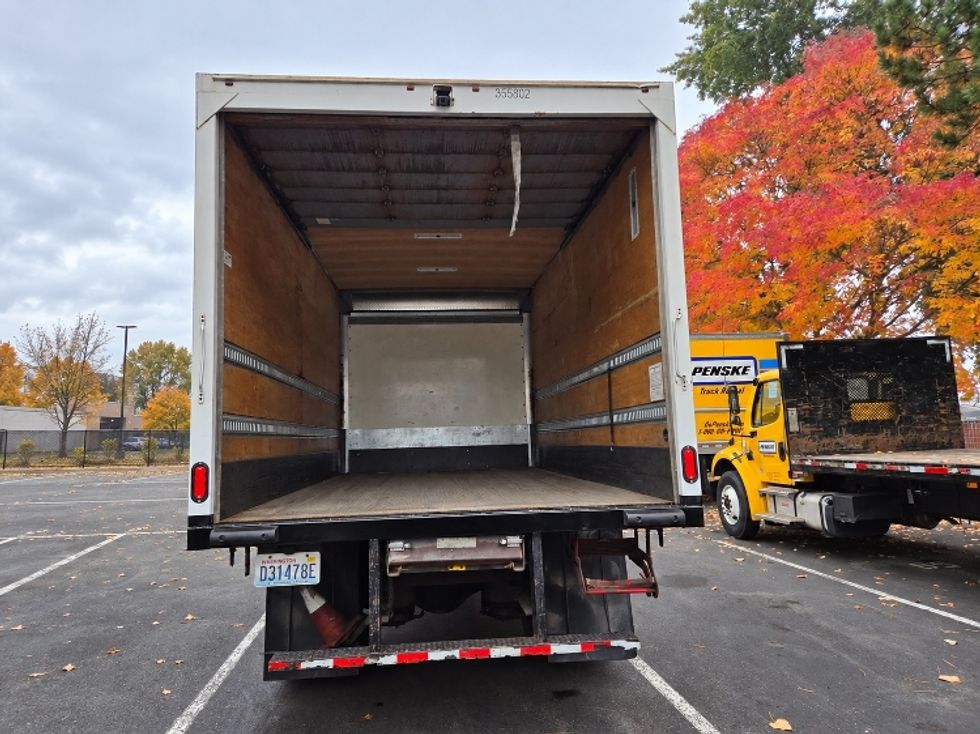 Medium Duty Box Truck-Light and Medium Duty Trucks-International-2020-MV607-Kent-WA-141,281\n\t\tmiles-$ 45,000 - Image 8