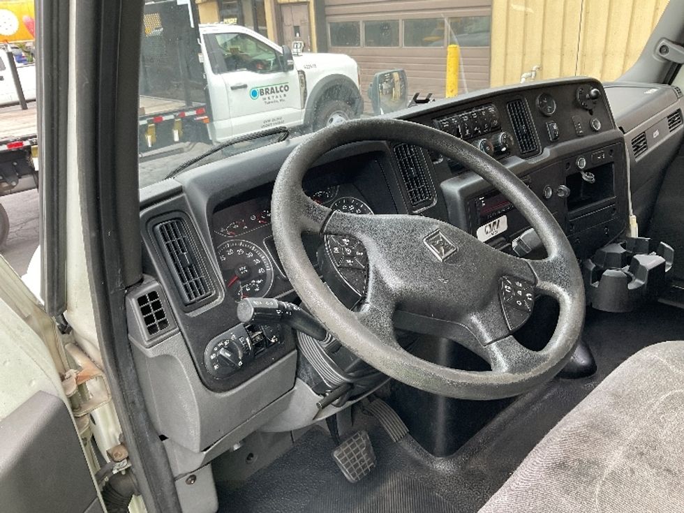 Medium Duty Box Truck-Light and Medium Duty Trucks-International-2020-MV607-Kent-WA-141,318\n\t\tmiles-$ 45,000 - Image 17