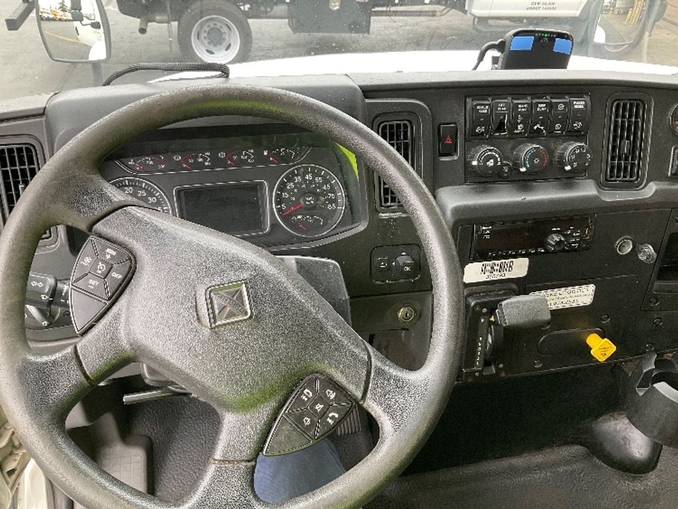 Medium Duty Box Truck-Light and Medium Duty Trucks-International-2020-MV607-Kent-WA-141,318\n\t\tmiles-$ 45,000 - Image 18
