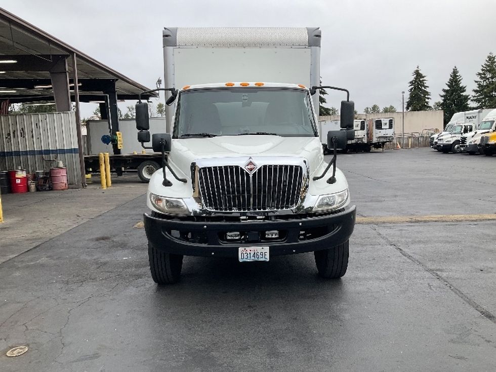 Medium Duty Box Truck-Light and Medium Duty Trucks-International-2020-MV607-Kent-WA-141,318\n\t\tmiles-$ 45,000 - Image 2