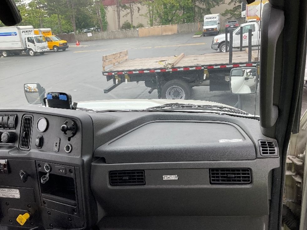 Medium Duty Box Truck-Light and Medium Duty Trucks-International-2020-MV607-Kent-WA-141,318\n\t\tmiles-$ 45,000 - Image 21