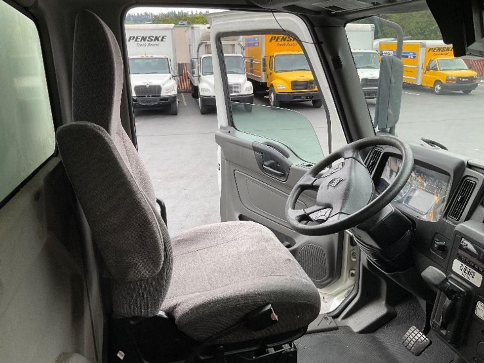 Medium Duty Box Truck-Light and Medium Duty Trucks-International-2020-MV607-Kent-WA-141,318\n\t\tmiles-$ 45,000 - Image 22