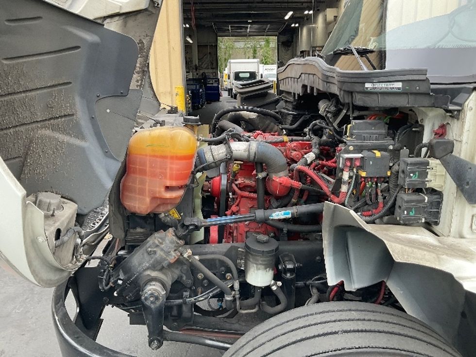 Medium Duty Box Truck-Light and Medium Duty Trucks-International-2020-MV607-Kent-WA-141,318\n\t\tmiles-$ 45,000 - Image 24