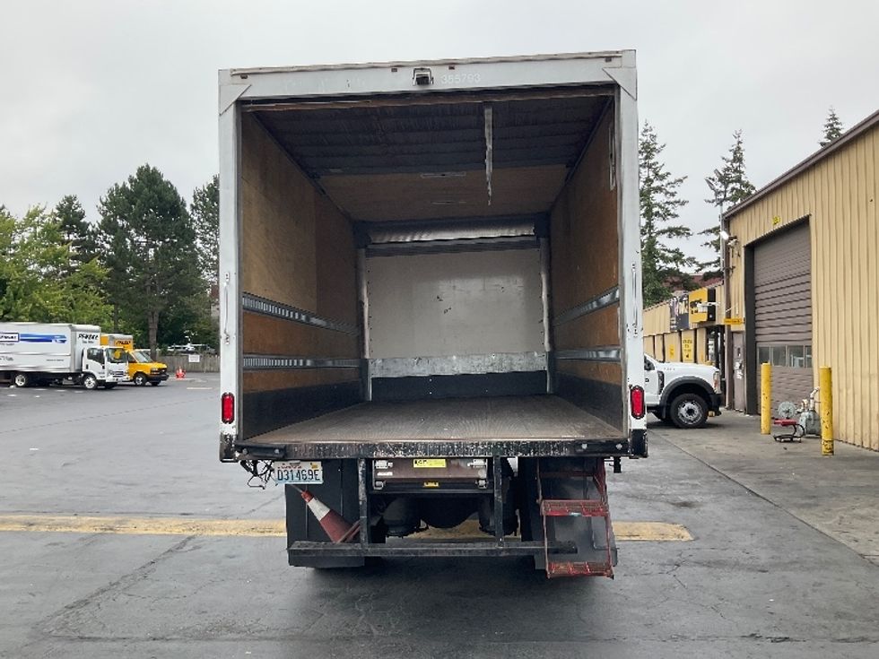 Medium Duty Box Truck-Light and Medium Duty Trucks-International-2020-MV607-Kent-WA-141,318\n\t\tmiles-$ 45,000 - Image 8