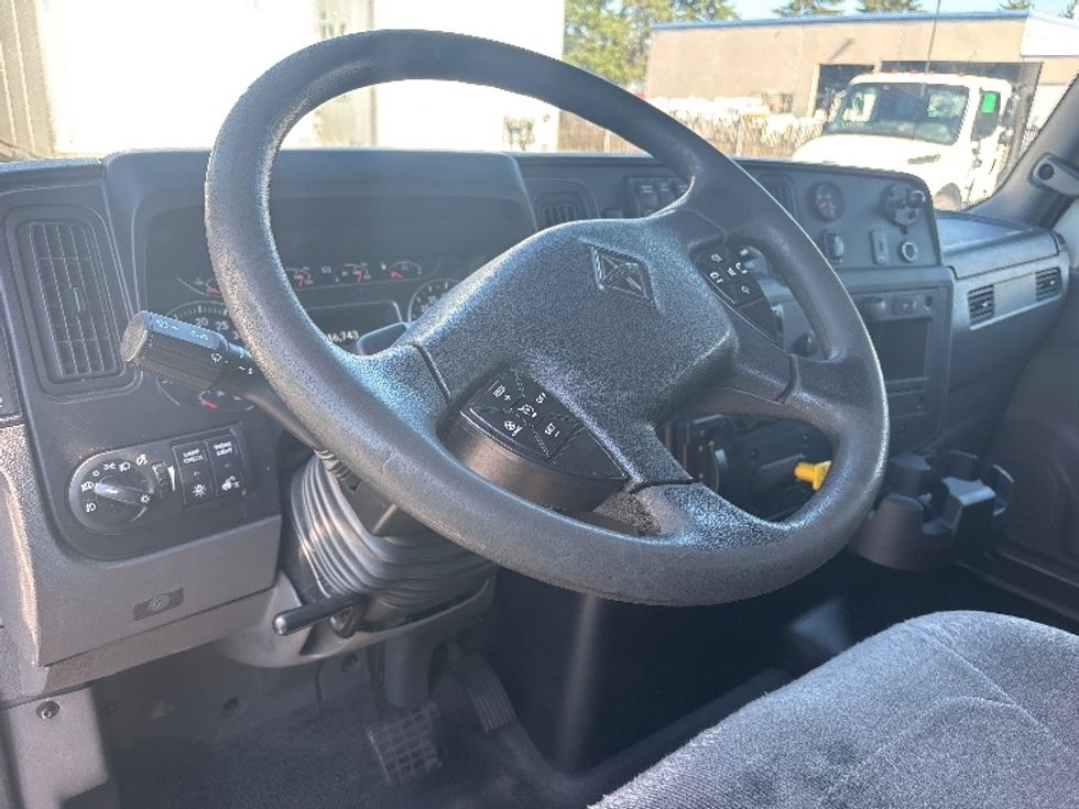Medium Duty Box Truck-Light and Medium Duty Trucks-International-2020-MV607-Kent-WA-143,269\n\t\tmiles-$ 46,500 - Image 17