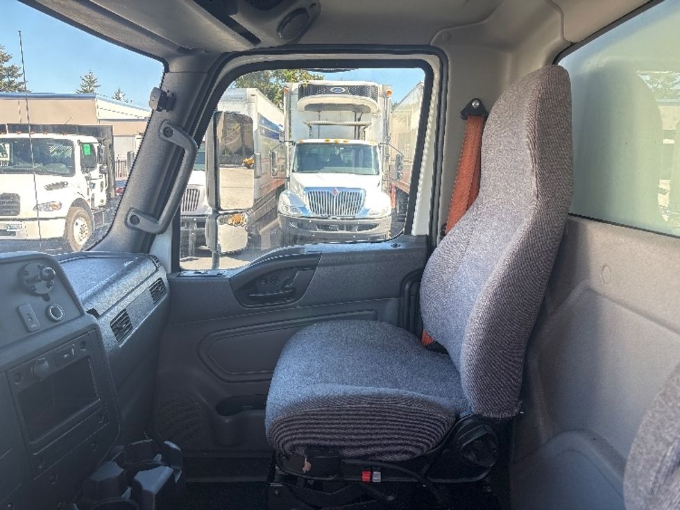 Medium Duty Box Truck-Light and Medium Duty Trucks-International-2020-MV607-Kent-WA-143,269\n\t\tmiles-$ 46,500 - Image 19
