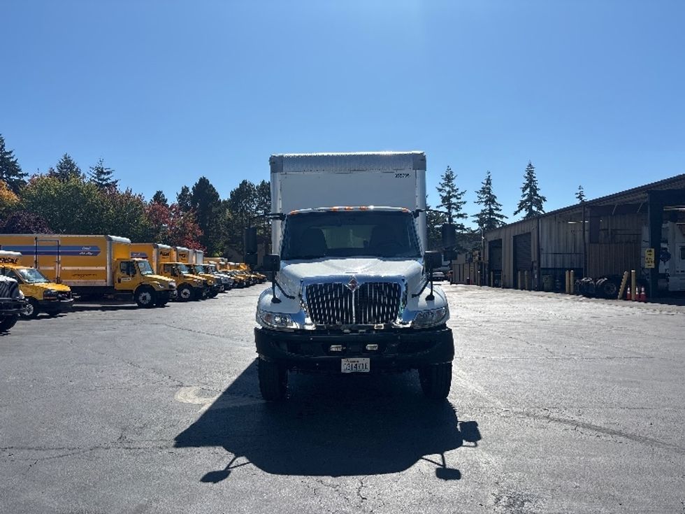 Medium Duty Box Truck-Light and Medium Duty Trucks-International-2020-MV607-Kent-WA-143,269\n\t\tmiles-$ 46,500 - Image 2