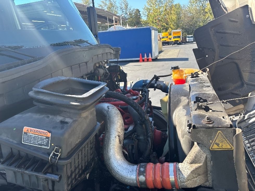 Medium Duty Box Truck-Light and Medium Duty Trucks-International-2020-MV607-Kent-WA-143,269\n\t\tmiles-$ 46,500 - Image 23
