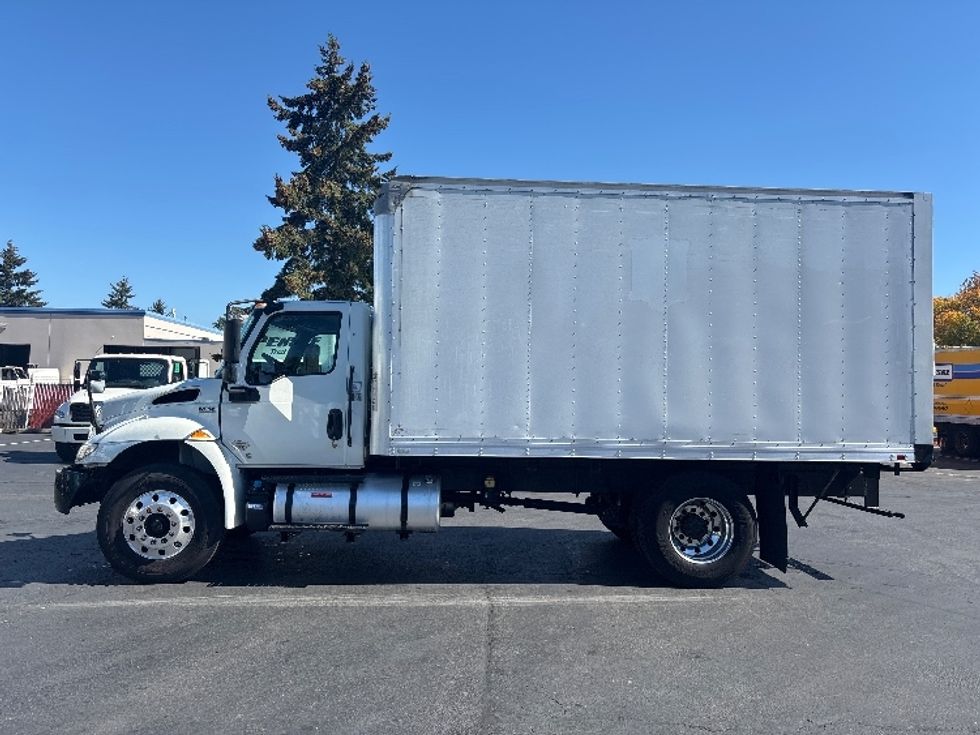 Medium Duty Box Truck-Light and Medium Duty Trucks-International-2020-MV607-Kent-WA-143,269\n\t\tmiles-$ 46,500 - Image 4