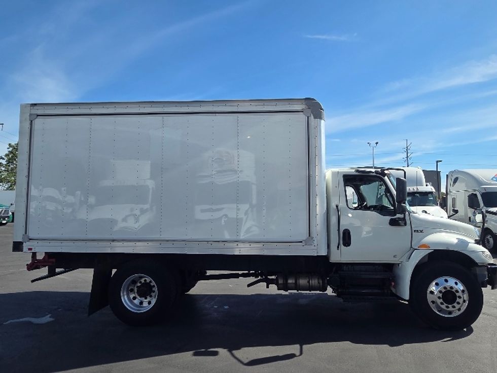 Medium Duty Box Truck-Light and Medium Duty Trucks-International-2020-MV607-Kent-WA-144,750\n\t\tmiles-$ 46,250 - Image 15