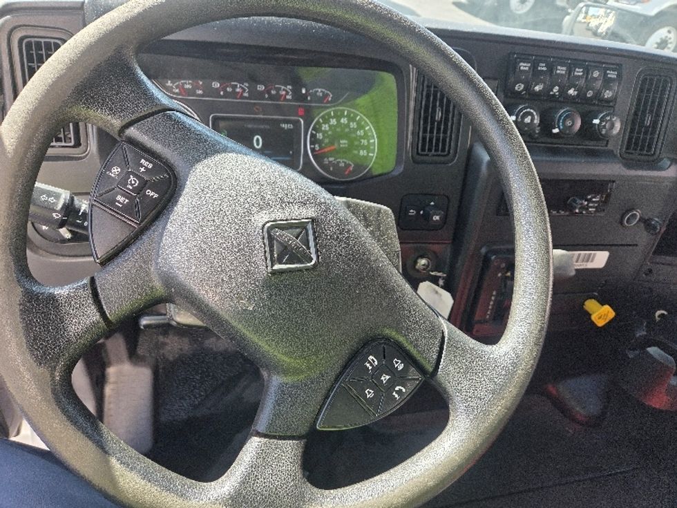Medium Duty Box Truck-Light and Medium Duty Trucks-International-2020-MV607-Kent-WA-144,750\n\t\tmiles-$ 46,250 - Image 17