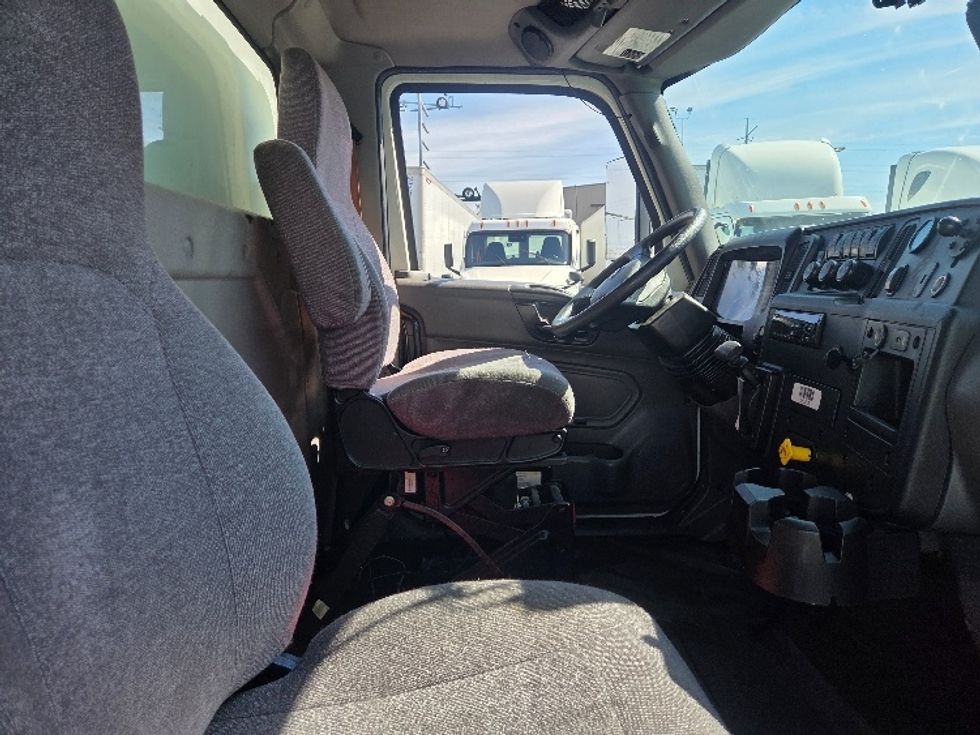 Medium Duty Box Truck-Light and Medium Duty Trucks-International-2020-MV607-Kent-WA-144,750\n\t\tmiles-$ 46,250 - Image 22