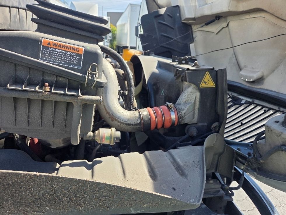 Medium Duty Box Truck-Light and Medium Duty Trucks-International-2020-MV607-Kent-WA-144,750\n\t\tmiles-$ 46,250 - Image 23