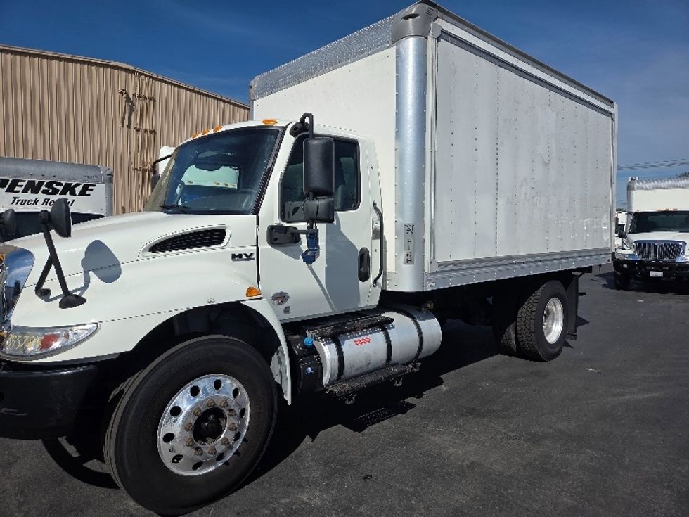 Medium Duty Box Truck-Light and Medium Duty Trucks-International-2020-MV607-Kent-WA-144,750\n\t\tmiles-$ 46,250 - Image 3