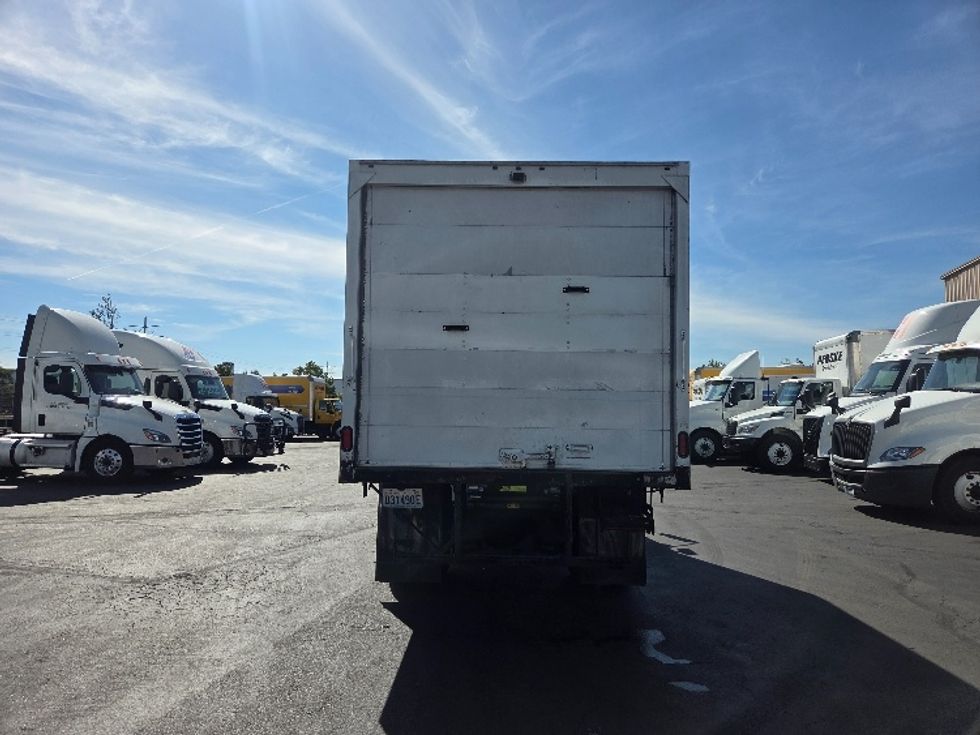 Medium Duty Box Truck-Light and Medium Duty Trucks-International-2020-MV607-Kent-WA-144,750\n\t\tmiles-$ 46,250 - Image 7