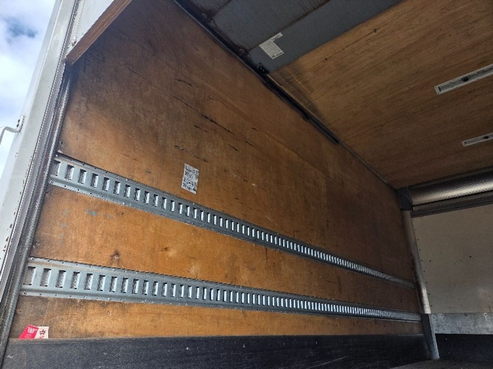 Medium Duty Box Truck-Light and Medium Duty Trucks-International-2020-MV607-Kent-WA-145,762\n\t\tmiles-$ 44,500 - Image 11
