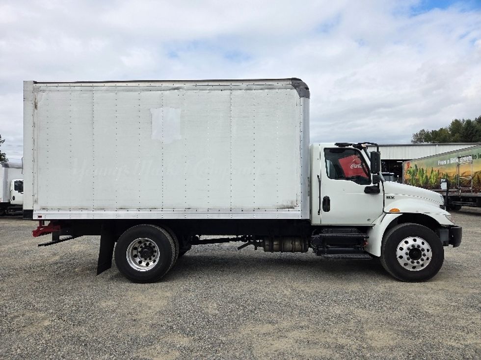 Medium Duty Box Truck-Light and Medium Duty Trucks-International-2020-MV607-Kent-WA-145,762\n\t\tmiles-$ 44,500 - Image 15