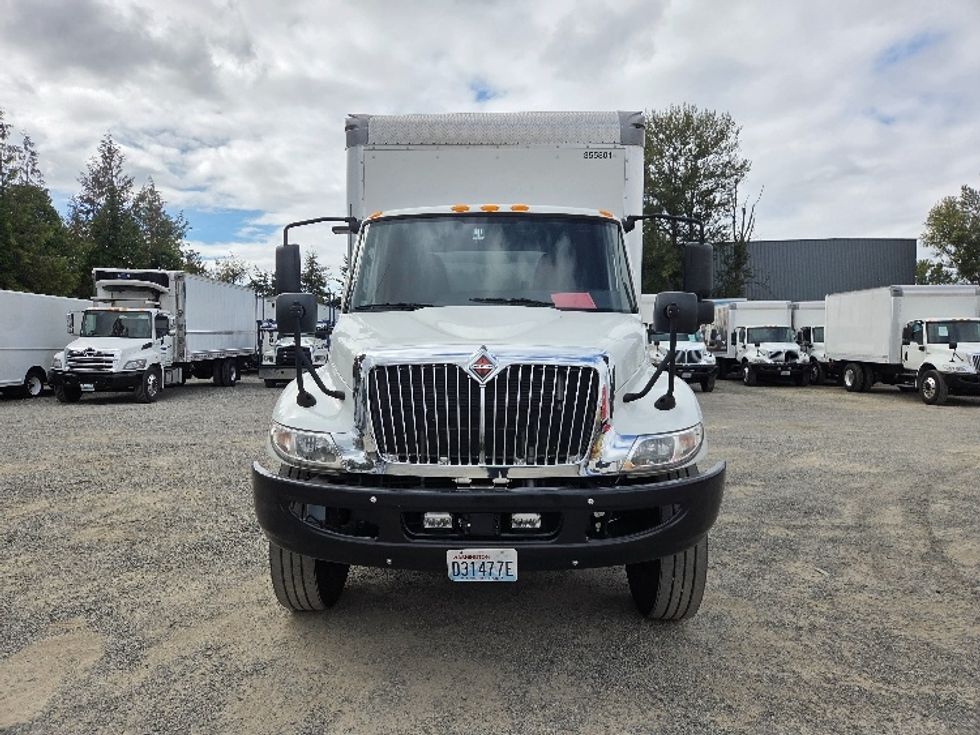 Medium Duty Box Truck-Light and Medium Duty Trucks-International-2020-MV607-Kent-WA-145,762\n\t\tmiles-$ 44,500 - Image 2