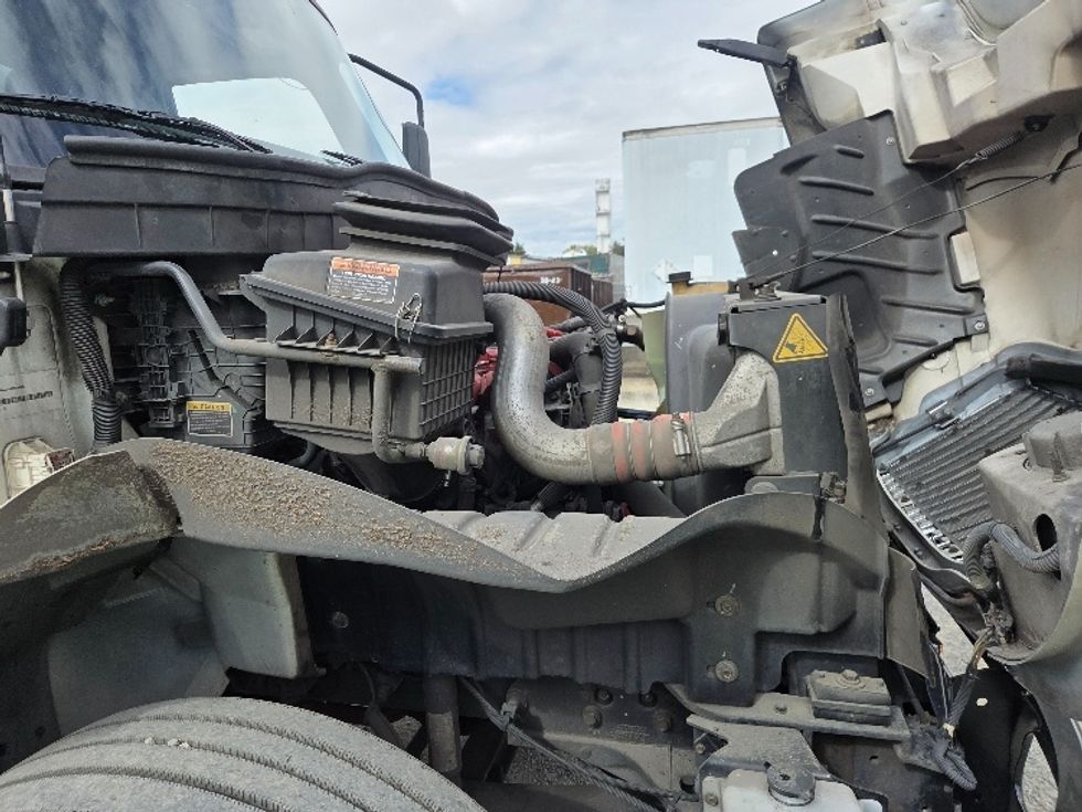 Medium Duty Box Truck-Light and Medium Duty Trucks-International-2020-MV607-Kent-WA-145,762\n\t\tmiles-$ 44,500 - Image 22