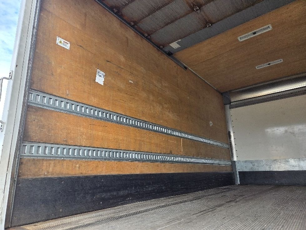 Medium Duty Box Truck-Light and Medium Duty Trucks-International-2020-MV607-Kent-WA-146,773\n\t\tmiles-$ 44,250 - Image 11
