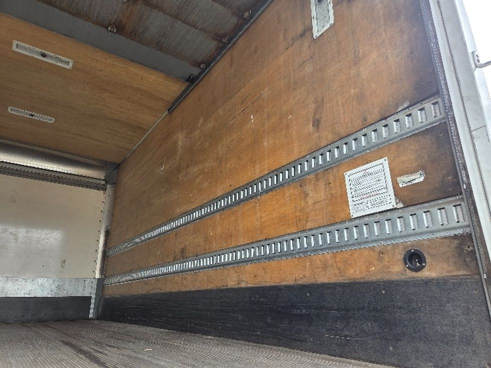 Medium Duty Box Truck-Light and Medium Duty Trucks-International-2020-MV607-Kent-WA-146,773\n\t\tmiles-$ 44,250 - Image 12
