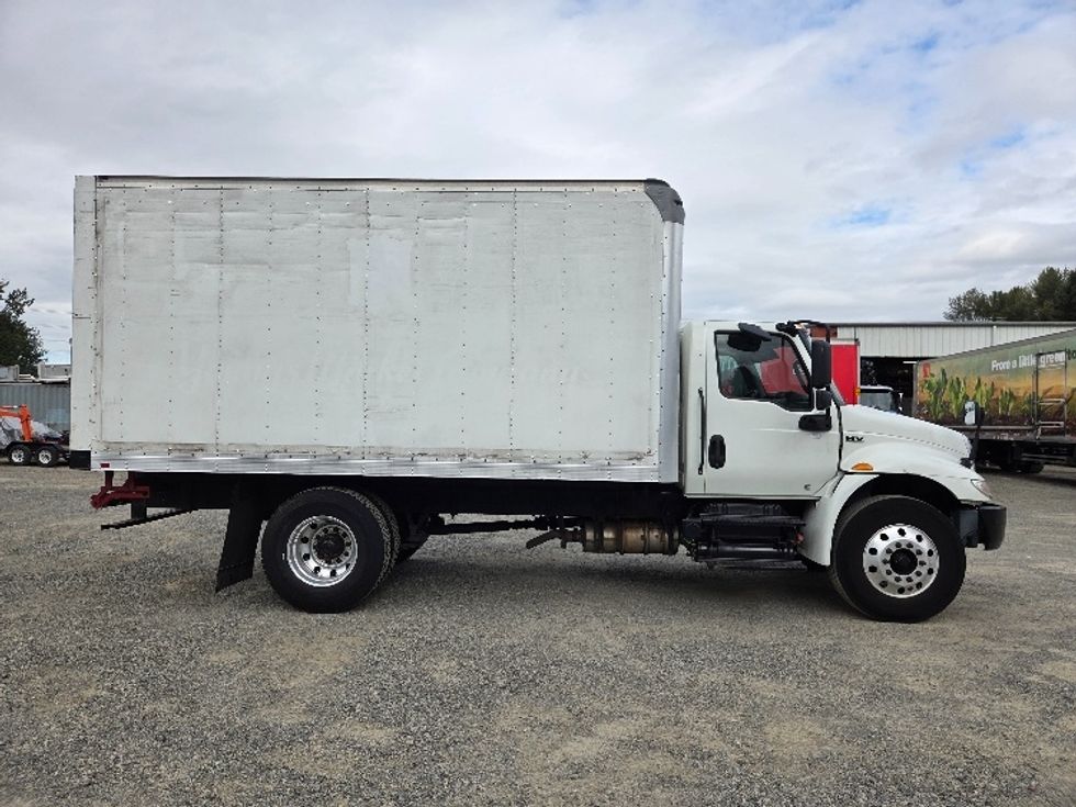 Medium Duty Box Truck-Light and Medium Duty Trucks-International-2020-MV607-Kent-WA-146,773\n\t\tmiles-$ 44,250 - Image 15