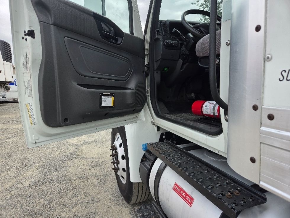 Medium Duty Box Truck-Light and Medium Duty Trucks-International-2020-MV607-Kent-WA-146,773\n\t\tmiles-$ 44,250 - Image 16