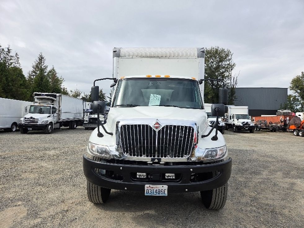 Medium Duty Box Truck-Light and Medium Duty Trucks-International-2020-MV607-Kent-WA-146,773\n\t\tmiles-$ 44,250 - Image 2