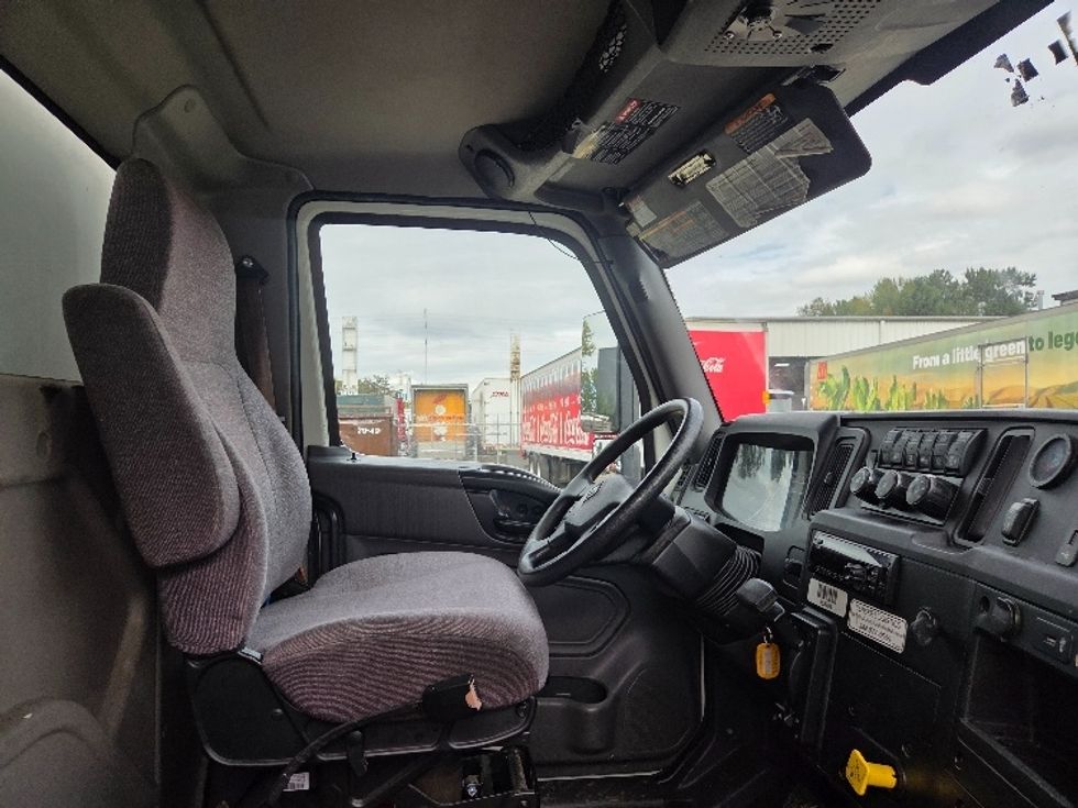Medium Duty Box Truck-Light and Medium Duty Trucks-International-2020-MV607-Kent-WA-146,773\n\t\tmiles-$ 44,250 - Image 22