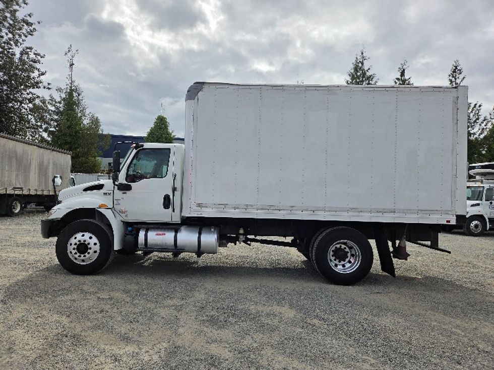 Medium Duty Box Truck-Light and Medium Duty Trucks-International-2020-MV607-Kent-WA-146,773\n\t\tmiles-$ 44,250 - Image 4
