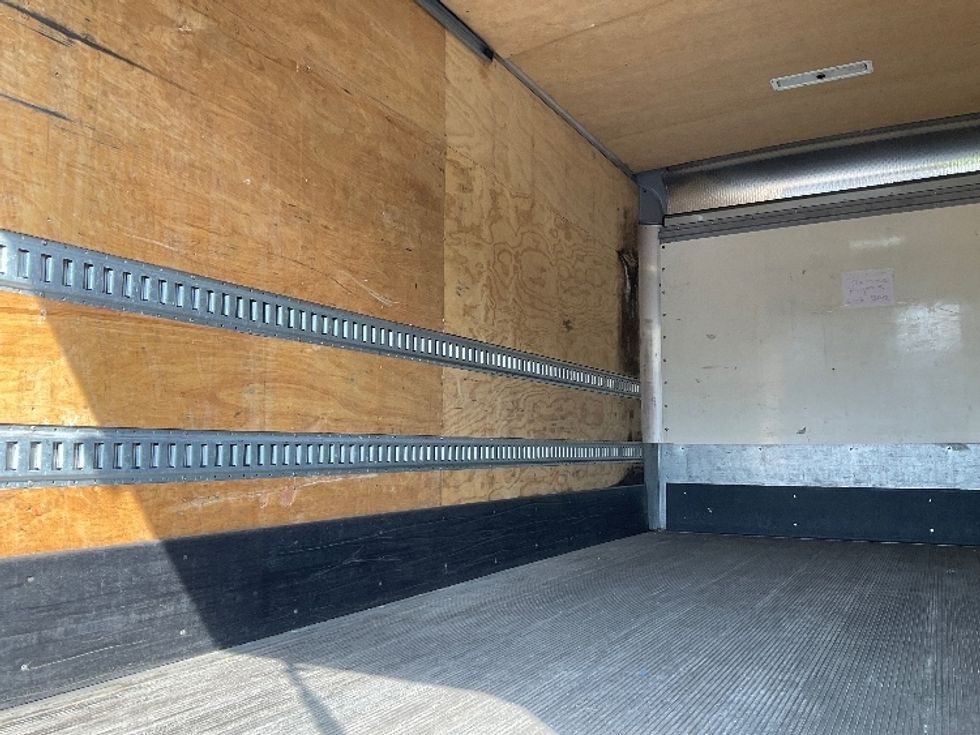 Medium Duty Box Truck-Light and Medium Duty Trucks-International-2020-MV607-Kent-WA-147,683\n\t\tmiles-$ 46,500 - Image 11
