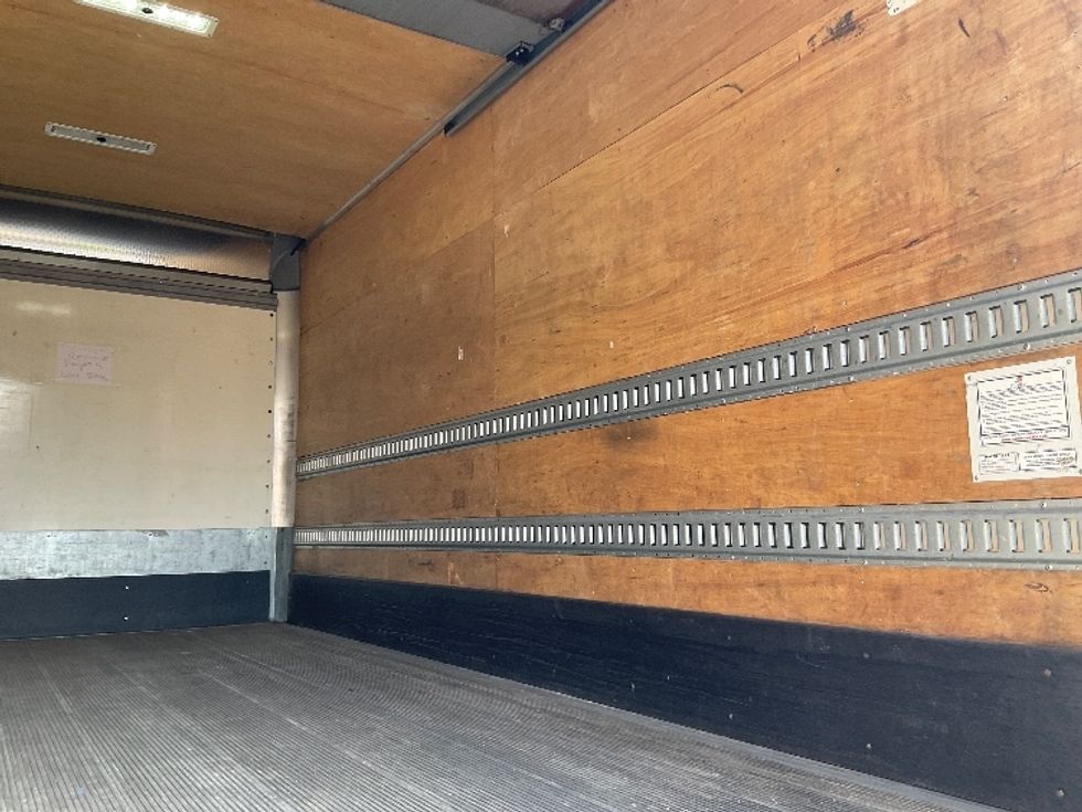 Medium Duty Box Truck-Light and Medium Duty Trucks-International-2020-MV607-Kent-WA-147,683\n\t\tmiles-$ 46,500 - Image 12