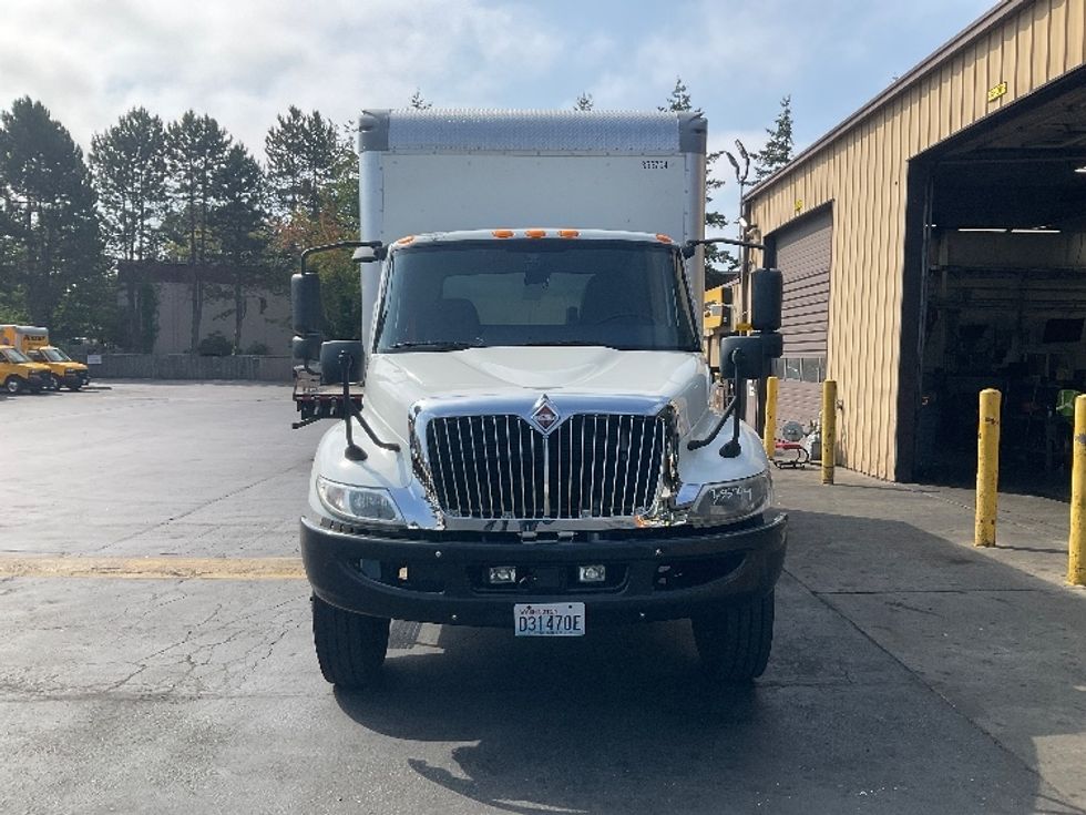 Medium Duty Box Truck-Light and Medium Duty Trucks-International-2020-MV607-Kent-WA-147,683\n\t\tmiles-$ 46,500 - Image 2