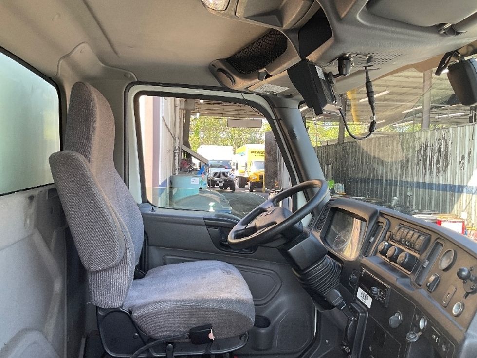 Medium Duty Box Truck-Light and Medium Duty Trucks-International-2020-MV607-Kent-WA-147,683\n\t\tmiles-$ 46,500 - Image 22