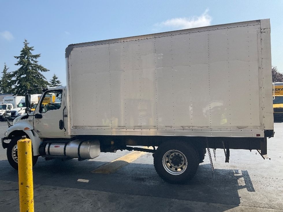 Medium Duty Box Truck-Light and Medium Duty Trucks-International-2020-MV607-Kent-WA-147,683\n\t\tmiles-$ 46,500 - Image 4