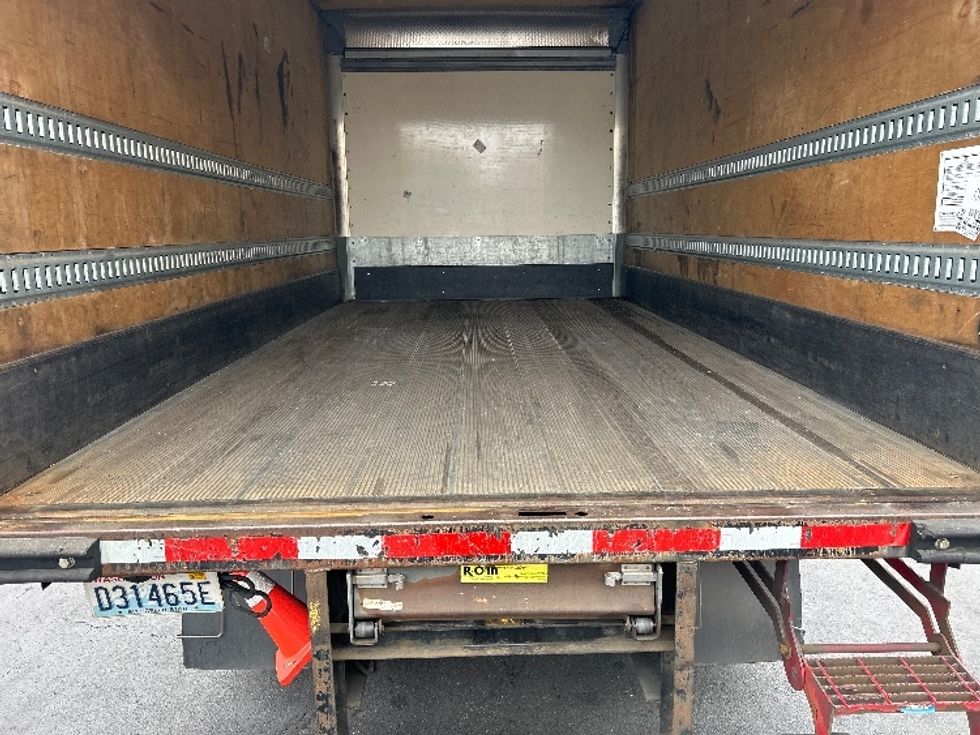 Medium Duty Box Truck-Light and Medium Duty Trucks-International-2020-MV607-Kent-WA-151,919\n\t\tmiles-$ 40,500 - Image 10